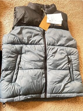 The North Face Kids Puffer Vest in Black & Gray Blue